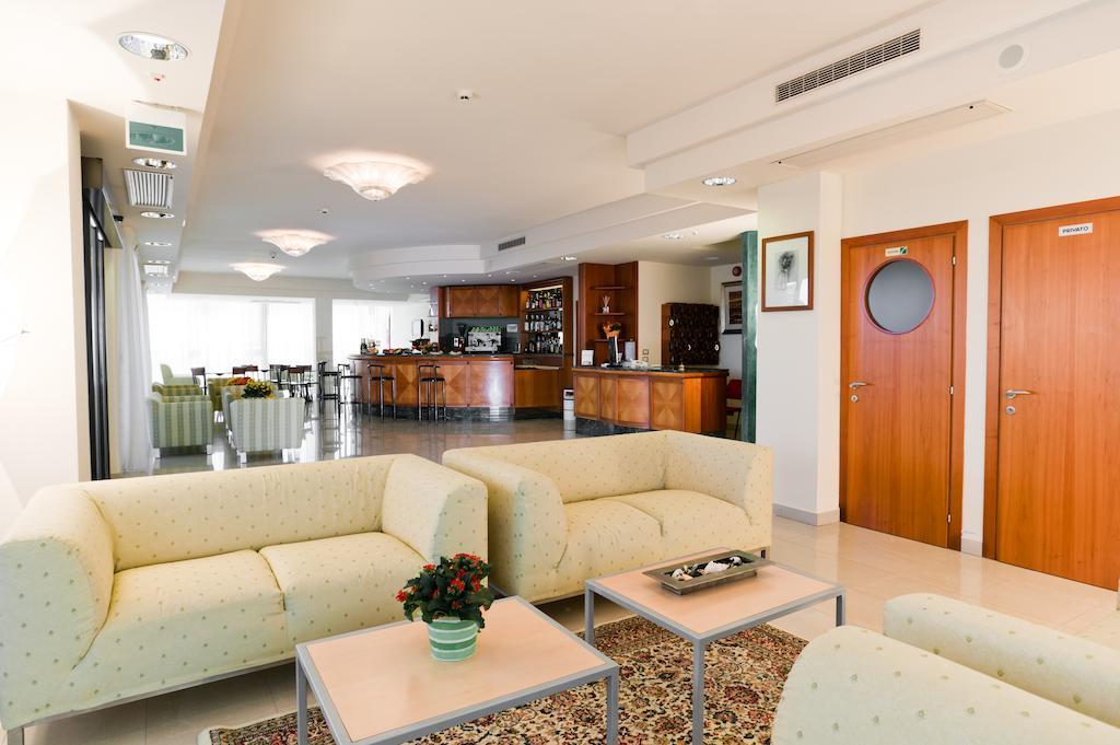 Hotel Globus Чезенатіко Екстер'єр фото