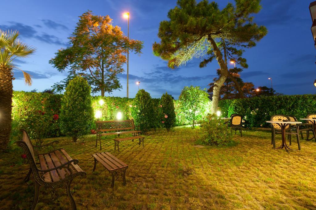 Hotel Globus Чезенатіко Екстер'єр фото