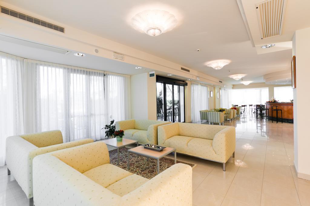 Hotel Globus Чезенатіко Екстер'єр фото