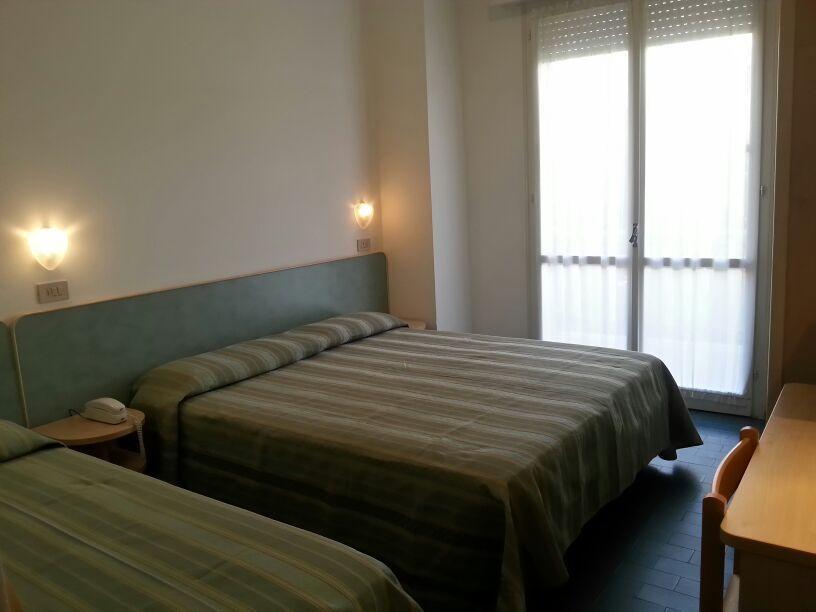 Hotel Globus Чезенатіко Номер фото